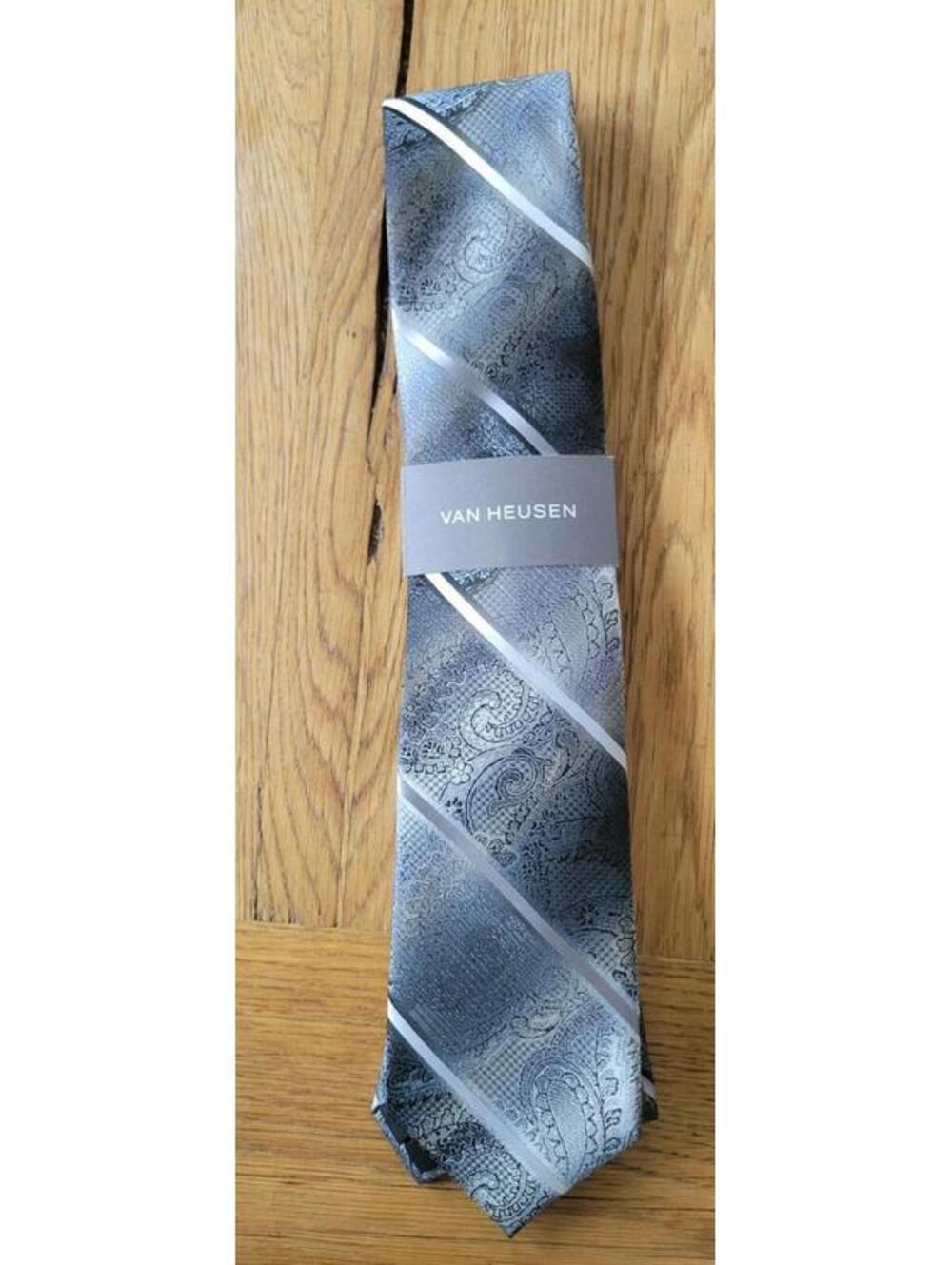 Van Heusen Men's Neck Tie Gray Plaid